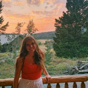 Meet your Posher, Delaney